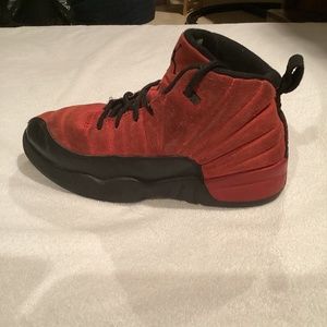 Jordan 12 size 2.5 Y